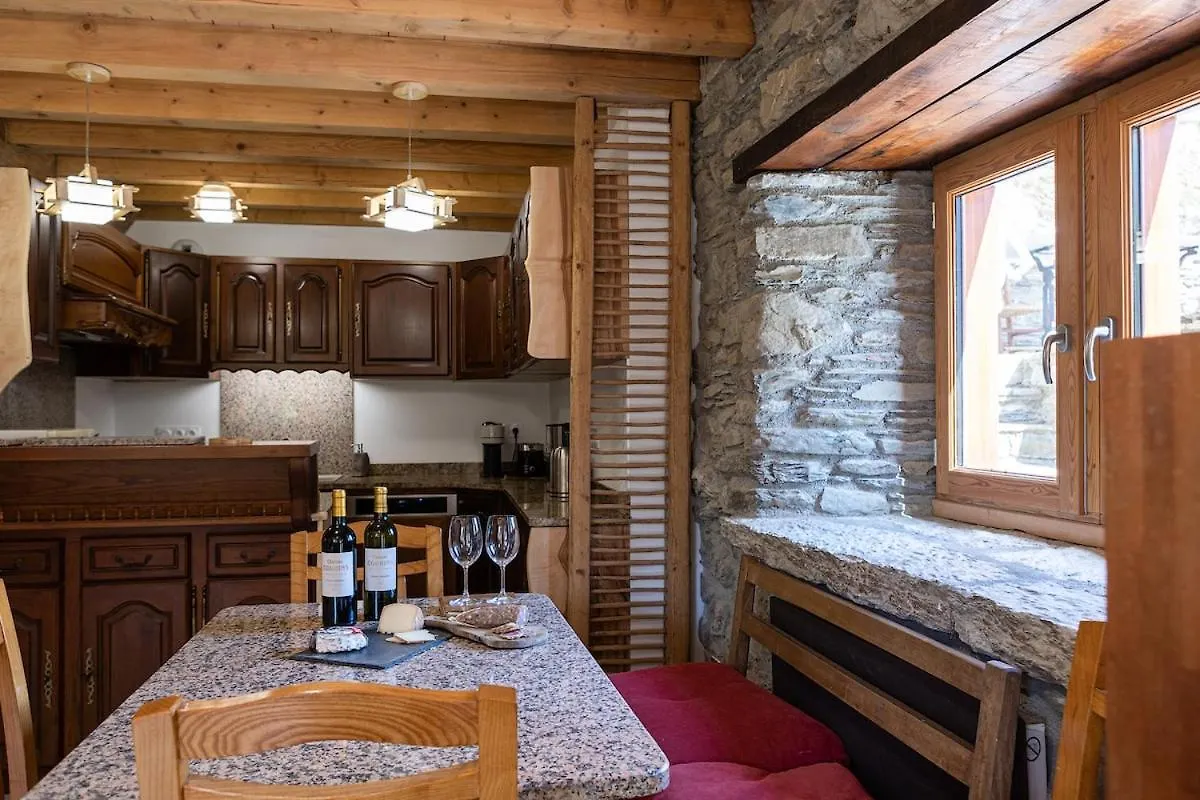 펜션 루덴빌 Authentique Grange Renovee 1100 M Altitude 빌라