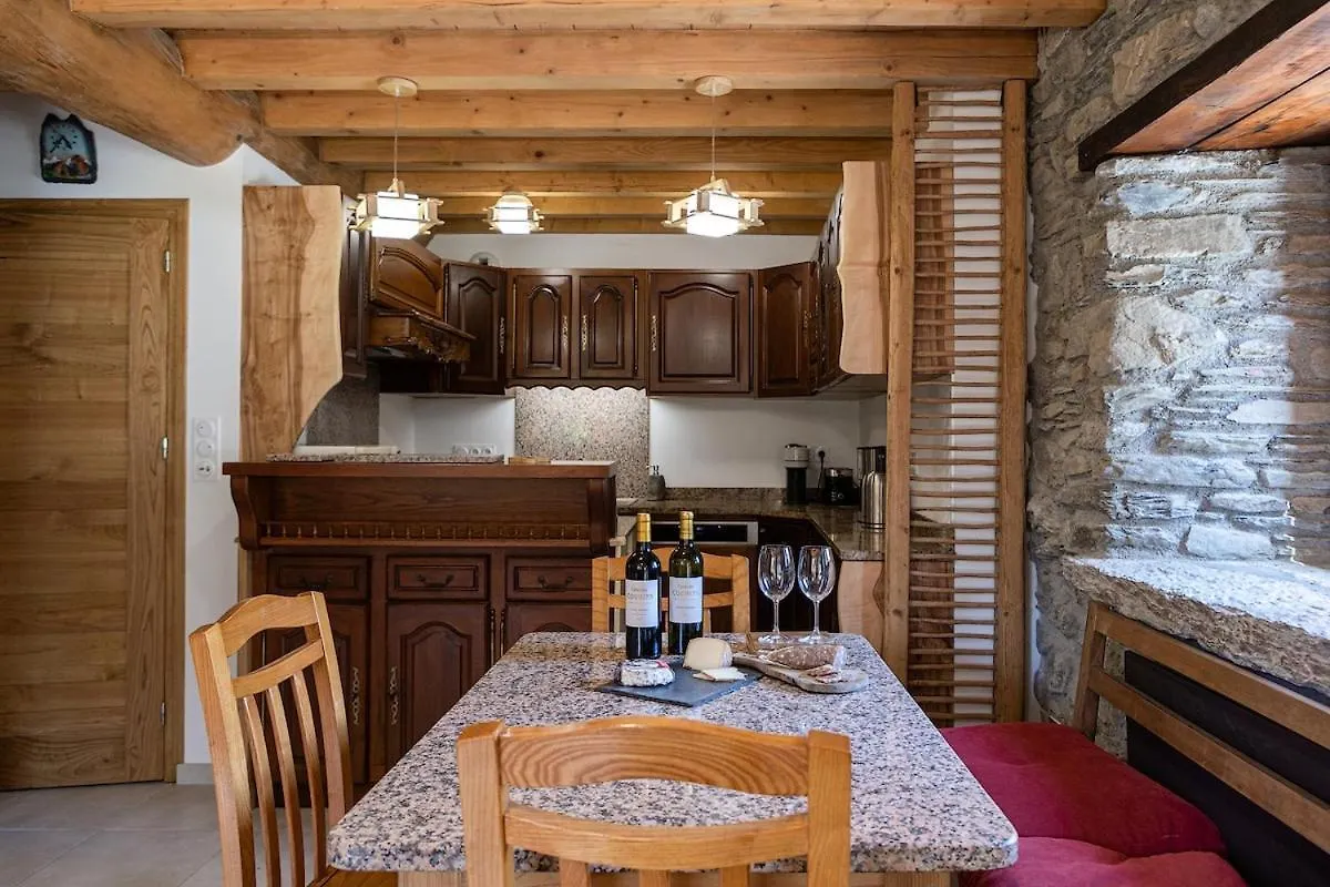 펜션 루덴빌 Authentique Grange Renovee 1100 M Altitude 빌라